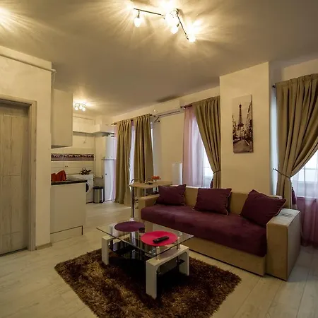 Criss Lotus Mamaia
